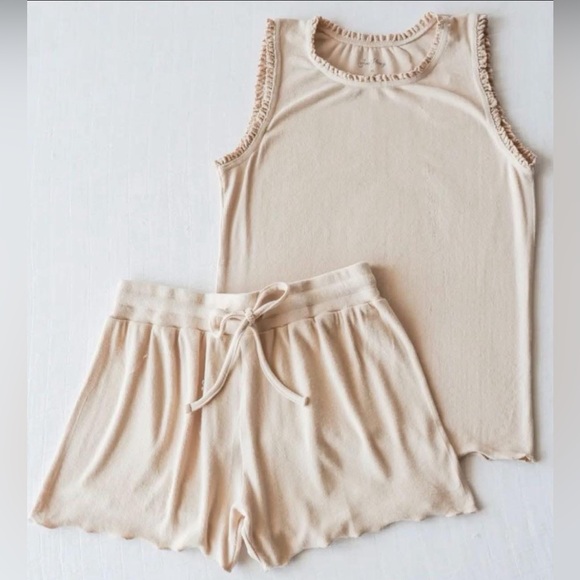 Women's Cream tank set - Picture 1 of 1